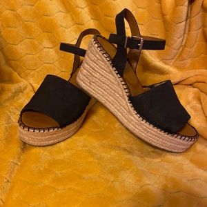 Black platform sandals